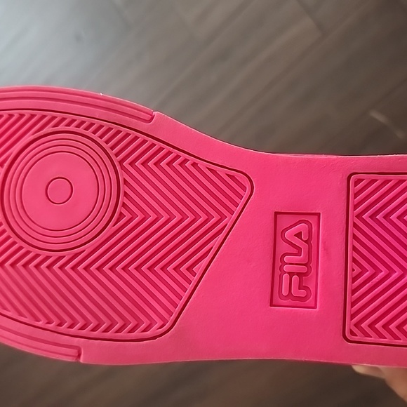 Womens Fila sneakers - Picture 1 of 2